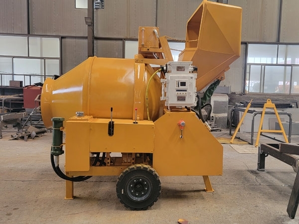 礦用濕噴臺(tái)車(chē)，礦用混凝土泵，礦用攪拌機(jī)發(fā)貨